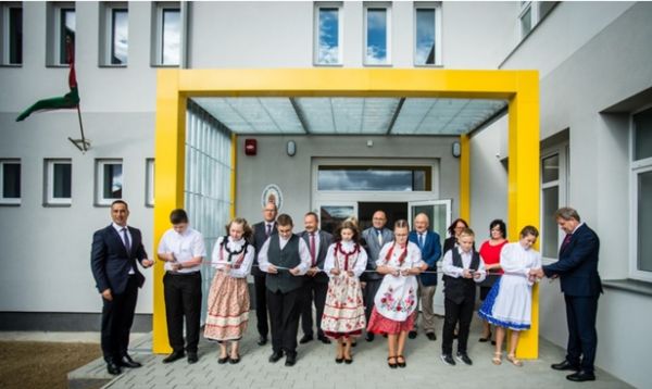 Iskolánk ünnepélyes avatása